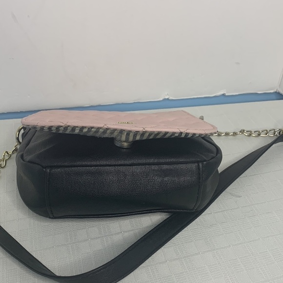 Betsey Johnson “ luv Betsey” quilted hearts flap crossbody bag - Picture 5 of 8